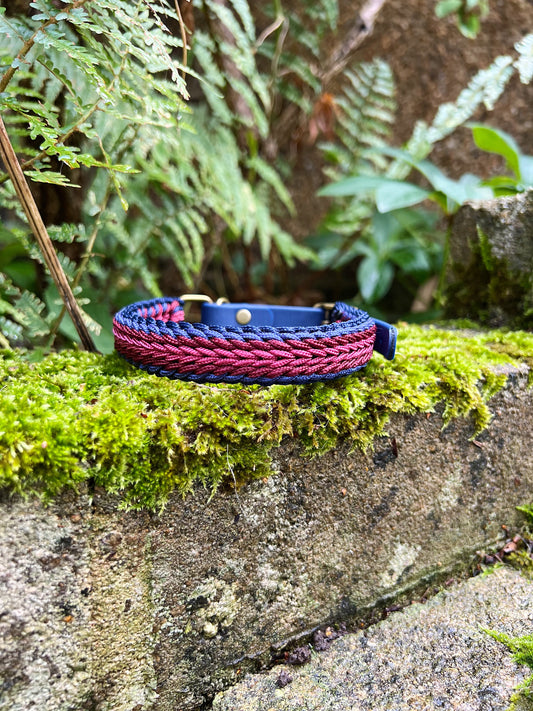 Paracord dog collar in Navy and Red called Soulful Snoots